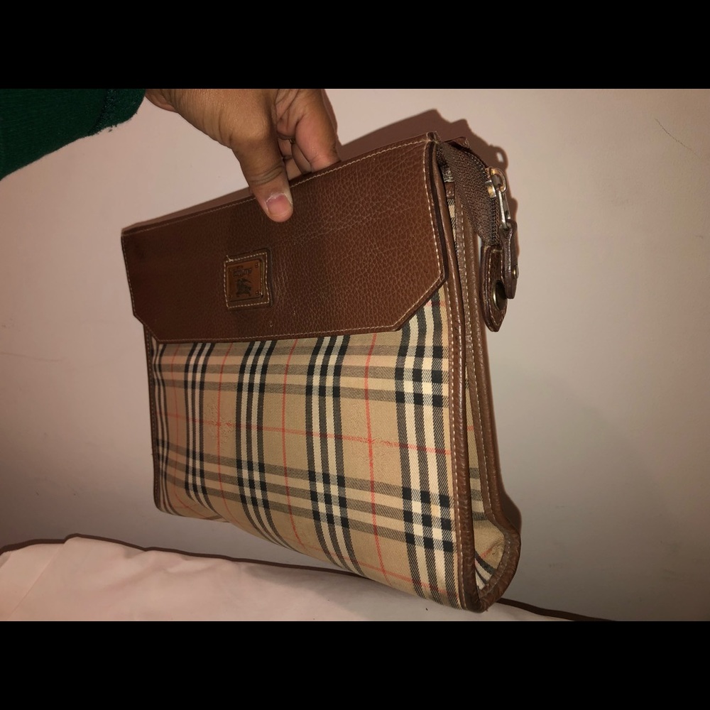 Burberrys - Picture 4 of 7